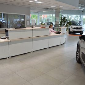 Peugeot Händler